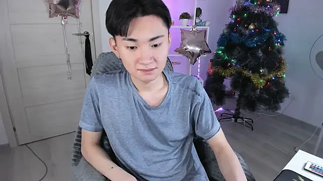 Snapshot of Miram_Yu chatting on 12.29.24 Miram Yu online show from 12.29.24