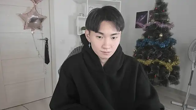Snapshot of Miram_Yu chatting on 01.05.25 Miram Yu online show from 01.05.25