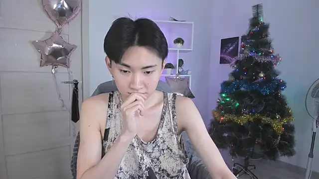 Snapshot of Miram_Yu chatting on 01.07.25 Miram Yu online show from 01.07.25