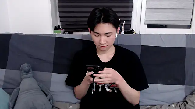 Snapshot of Miram_Yu chatting on 01.12.25 Miram Yu online show from 01.12.25