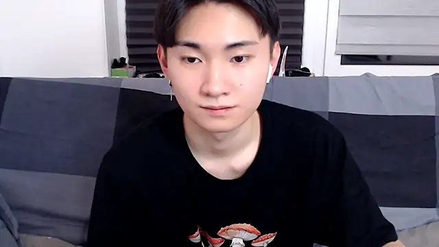 Snapshot of Miram_Yu chatting on 01.13.25 Miram Yu online show from 01.13.25