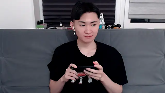 Snapshot of Miram_Yu chatting on 02.07.25 Miram Yu online show from 02.07.25
