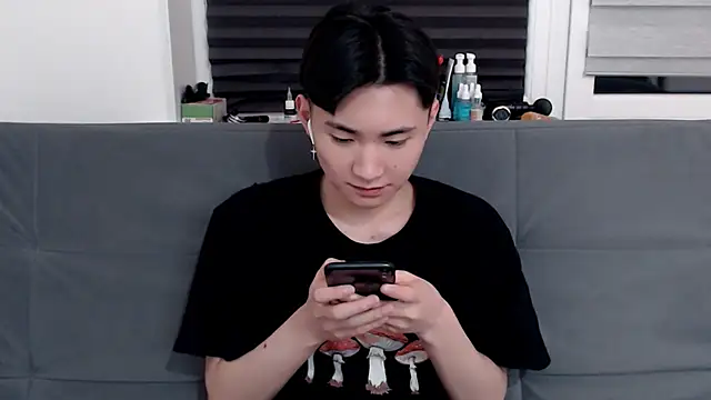 Snapshot of Miram_Yu chatting on 02.08.25 Miram Yu online show from 02.08.25