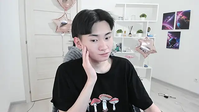 Snapshot of Miram_Yu chatting on 02.22.25 Miram Yu online show from 02.22.25
