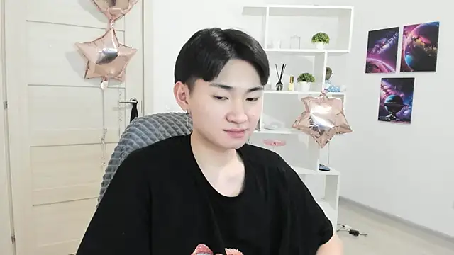 Snapshot of Miram_Yu chatting on 02.26.25 Miram Yu online show from 02.26.25