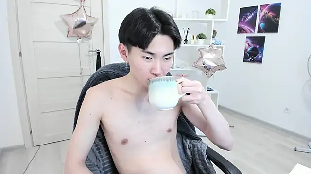 Snapshot of Miram_Yu chatting on 02.28.25 Miram Yu online show from 02.28.25