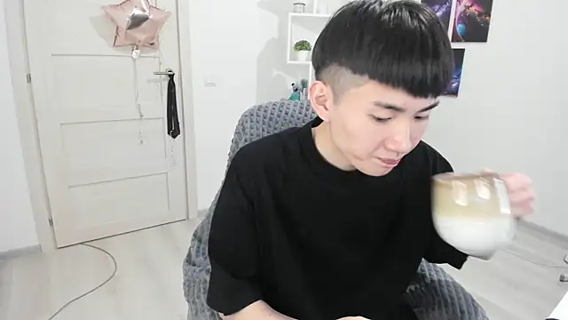 Snapshot of Miram_Yu chatting on 03.19.25 Miram Yu online show from 03.19.25