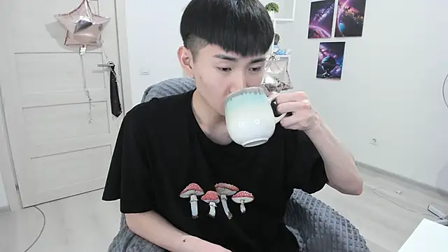 Snapshot of Miram_Yu chatting on 03.22.25 Miram Yu online show from 03.22.25