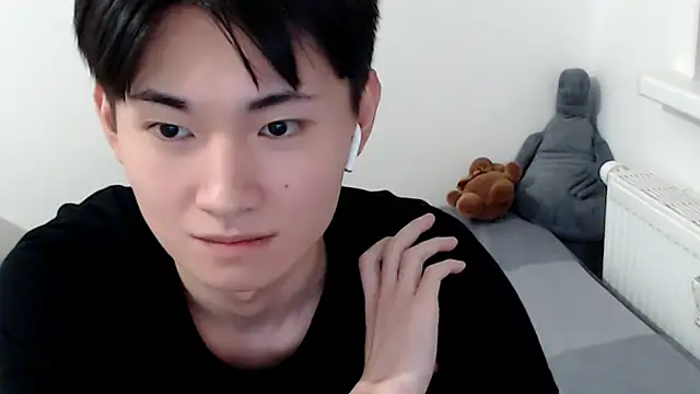 Snapshot of Miram_Yu chatting on 10.15.25 Miram Yu online show from 10.15.25