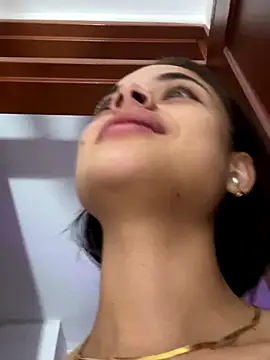 HannaRhodes online show from 11.23.25