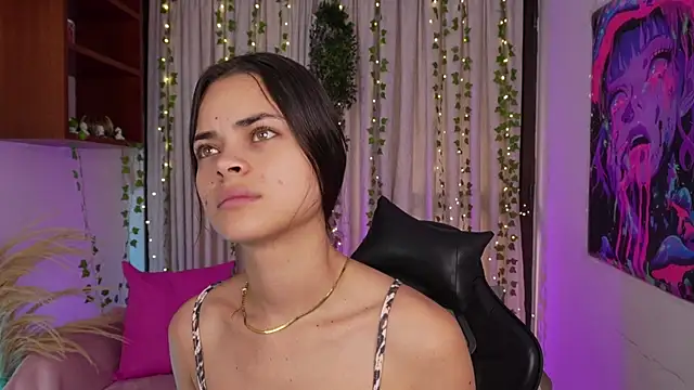 HannaRhodes online show from 12.18.25