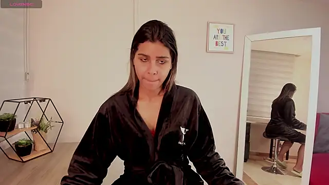  kylie  smith  online show from 01.08.25