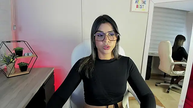  kylie  smith  online show from 02.05.25