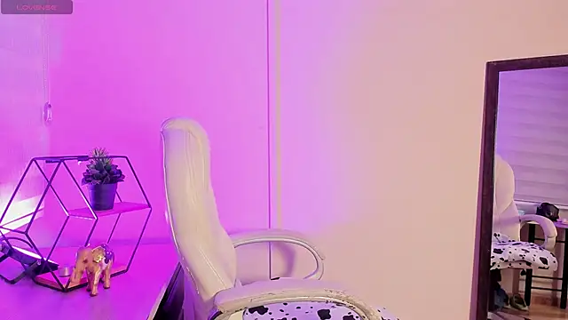  kylie  smith  online show from 09.17.25