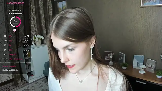 Snapshot of DarleneHatt chatting on 01.17.25 DarleneHatt online show from 01.17.25