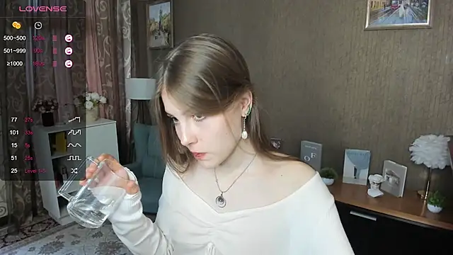 Snapshot of DarleneHatt chatting on 01.30.25 DarleneHatt online show from 01.30.25