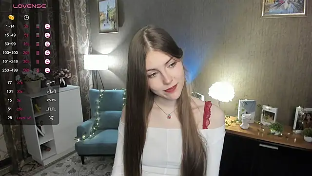 Snapshot of DarleneHatt chatting on 02.15.25 DarleneHatt online show from 02.15.25