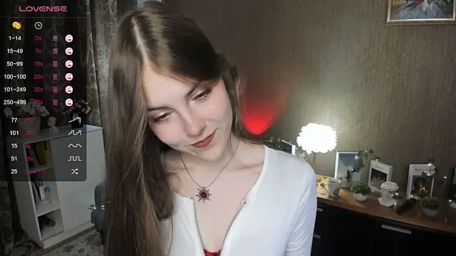 Snapshot of DarleneHatt chatting on 03.10.25 DarleneHatt online show from 03.10.25