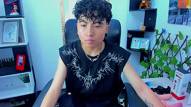 Im Mathias online show from 10.17.25