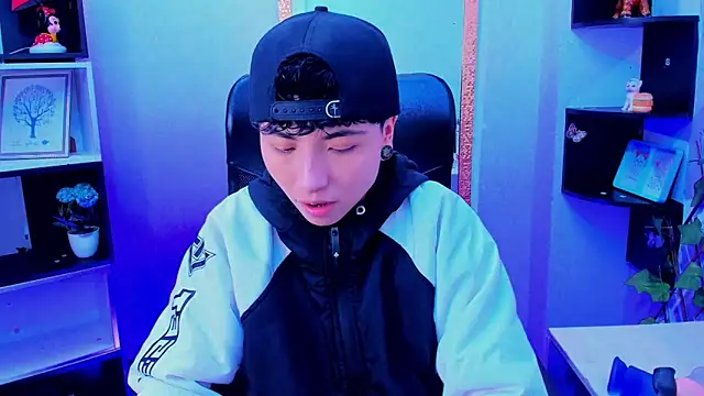 Im Mathias online show from 11.25.25