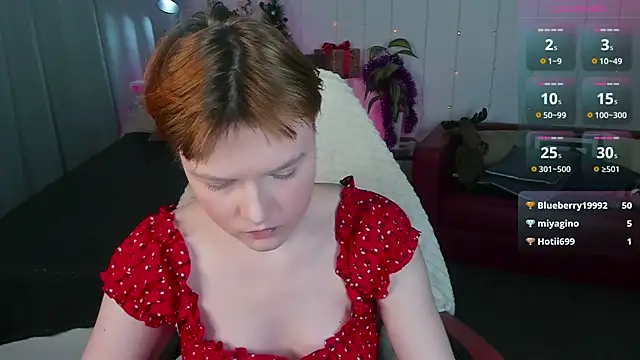 Snapshot of DreamyLuna chatting on 01.10.25 DreamyLuna online show from 01.10.25