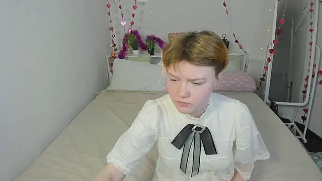 Snapshot of DreamyLuna chatting on 01.12.25 DreamyLuna online show from 01.12.25