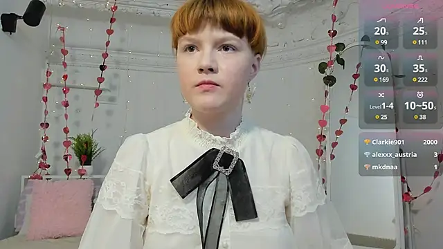 Snapshot of DreamyLuna chatting on 01.20.25 DreamyLuna online show from 01.20.25