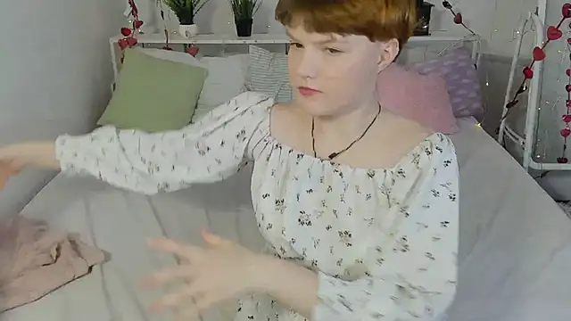 Snapshot of DreamyLuna chatting on 01.25.25 DreamyLuna online show from 01.25.25