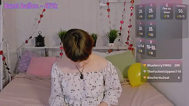 Snapshot of DreamyLuna chatting on 01.25.25 DreamyLuna online show from 01.25.25