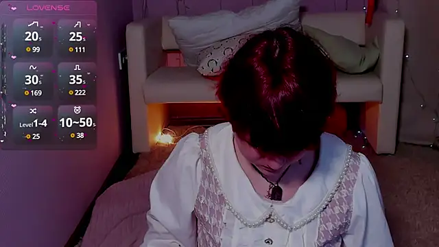 Snapshot of DreamyLuna chatting on 03.06.25 DreamyLuna online show from 03.06.25