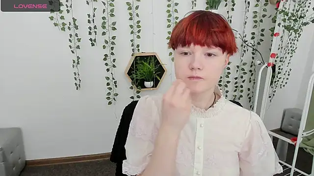 Snapshot of DreamyLuna chatting on 03.15.25 DreamyLuna online show from 03.15.25