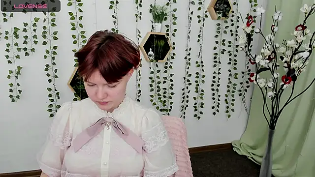 Snapshot of DreamyLuna chatting on 03.20.25 DreamyLuna online show from 03.20.25