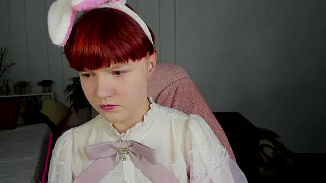 Snapshot of DreamyLuna chatting on 03.21.25 DreamyLuna online show from 03.21.25