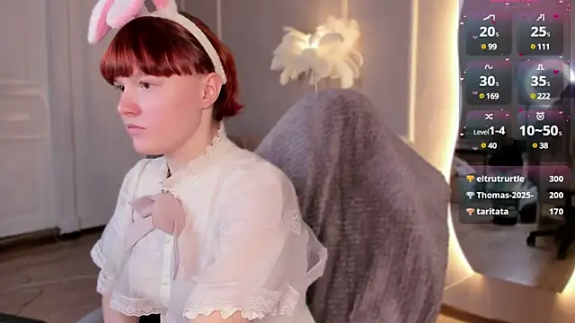 Snapshot of DreamyLuna chatting on 03.23.25 DreamyLuna online show from 03.23.25