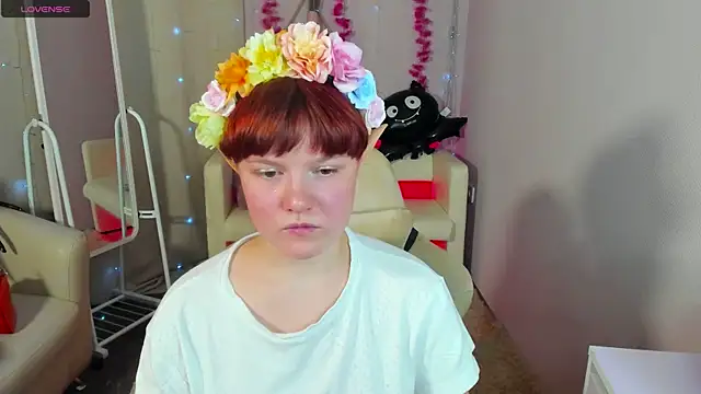 DreamyLuna online show from 10.16.25