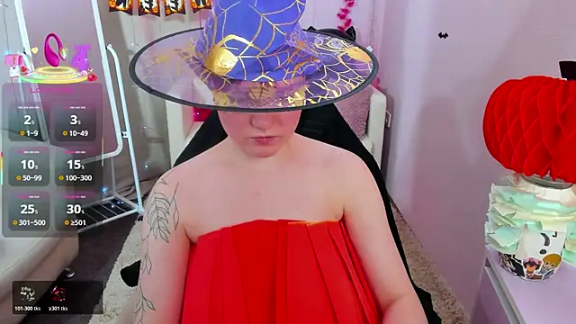 DreamyLuna online show from 10.17.25