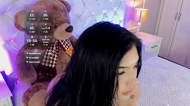 Snapshot of scarlet_hill chatting on 12.11.24 scarlet hill online show from 12.11.24