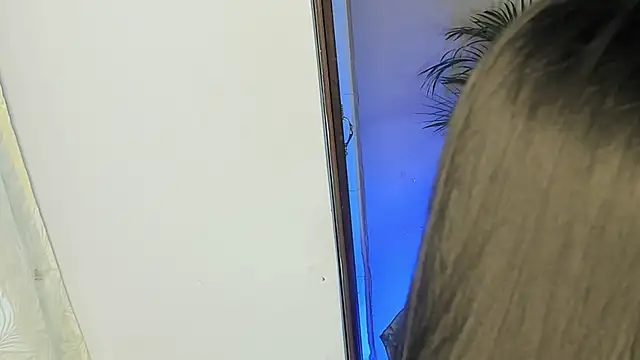 Snapshot of scarlet_hill chatting on 01.23.25 scarlet hill online show from 01.23.25