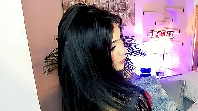 Snapshot of scarlet_hill chatting on 01.26.25 scarlet hill online show from 01.26.25