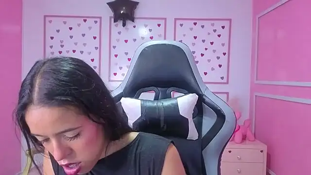 stephania t online show from 10.20.25