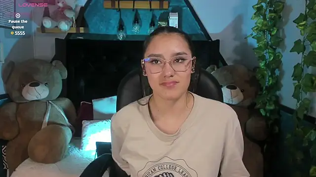 Snapshot of _Sophie__miller chatting on 03.19.25 Sophie miller online show from 03.19.25