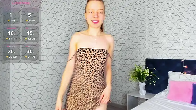 Snapshot of Michelle_Blond chatting on 01.04.25 Michelle Blond online show from 01.04.25