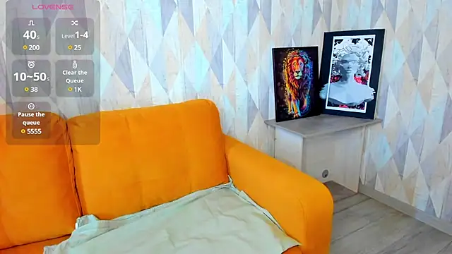 Snapshot of Michelle_Blond chatting on 02.04.25 Michelle Blond online show from 02.04.25