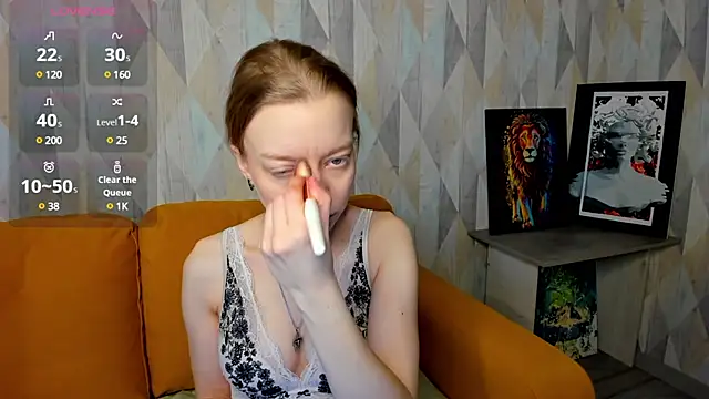 Snapshot of Michelle_Blond chatting on 02.07.25 Michelle Blond online show from 02.07.25