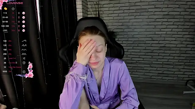 Snapshot of Michelle_Blond chatting on 03.09.25 Michelle Blond online show from 03.09.25