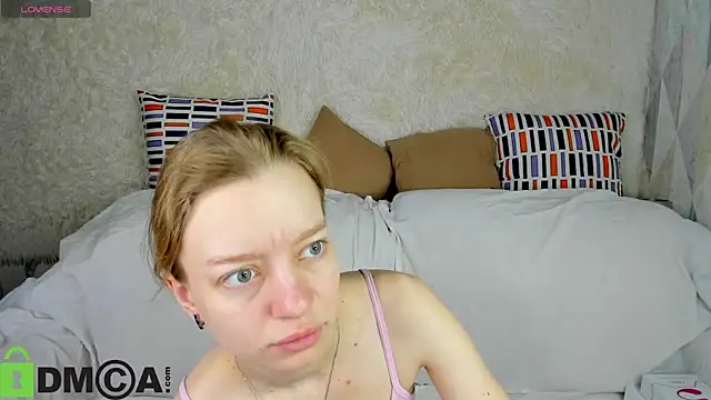 Snapshot of Michelle_Blond chatting on 11.24.25 Michelle Blond online show from 11.24.25