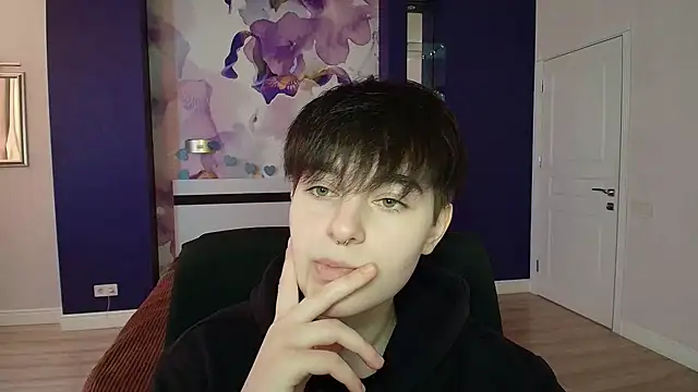 EmiliaYours online show from 12.13.24