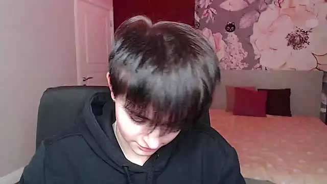 EmiliaYours online show from 12.15.24