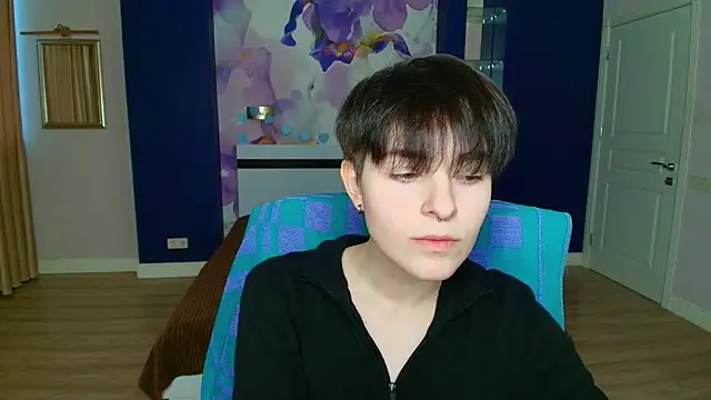 EmiliaYours online show from 01.28.25