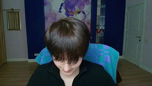 EmiliaYours online show from 02.01.25